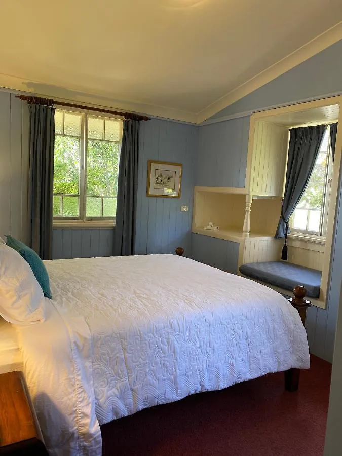 Bed & Breakfast Big Fella Wines & Accommodation Stanthorpe