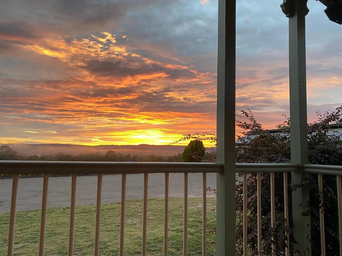 Bed & Breakfast Big Fella Wines & Farmstay Australia